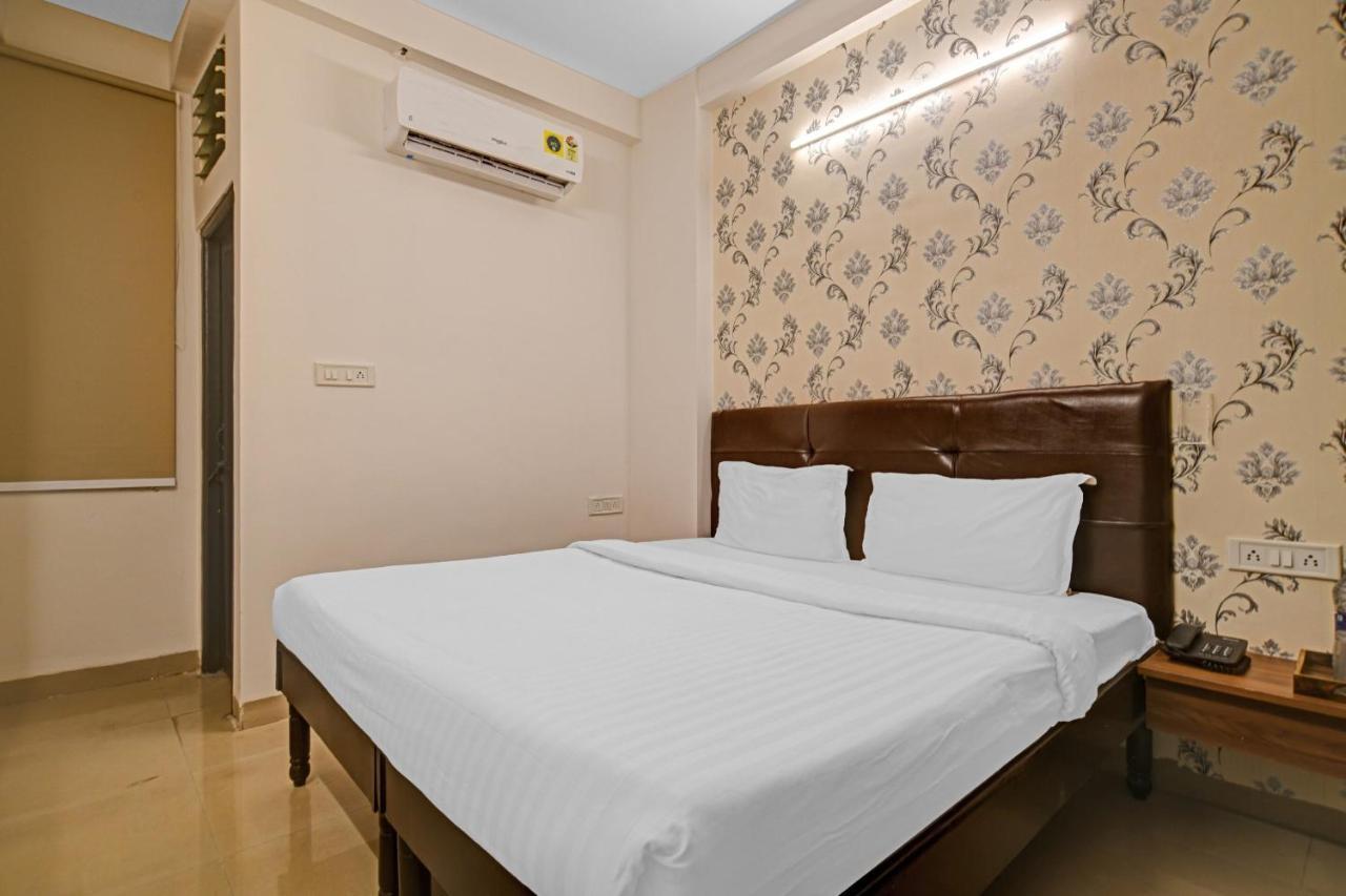 Collection O 84499 Nakshatra Hotel 3*