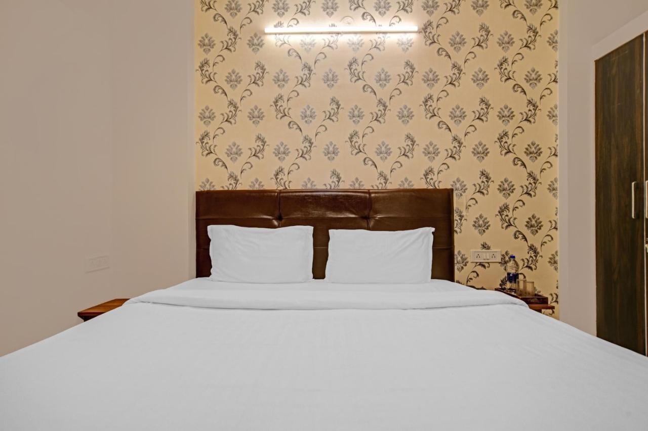 Collection O 84499 Nakshatra Hotel 3*